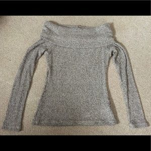 DESIGN LAB light grey off-the-shoulder sweater!
